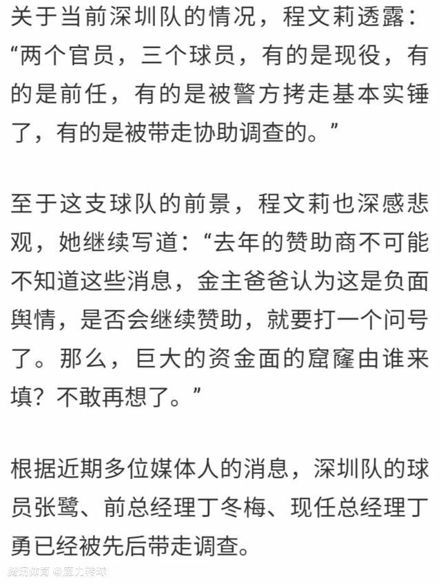 万破军见三人不说话，立刻伸出手去，扼住最前面的那人的脖子，大拇指压在他的喉结上，稍稍用了点力，那人便憋的满脸通红，痛苦至极却一点声音也发不出来。